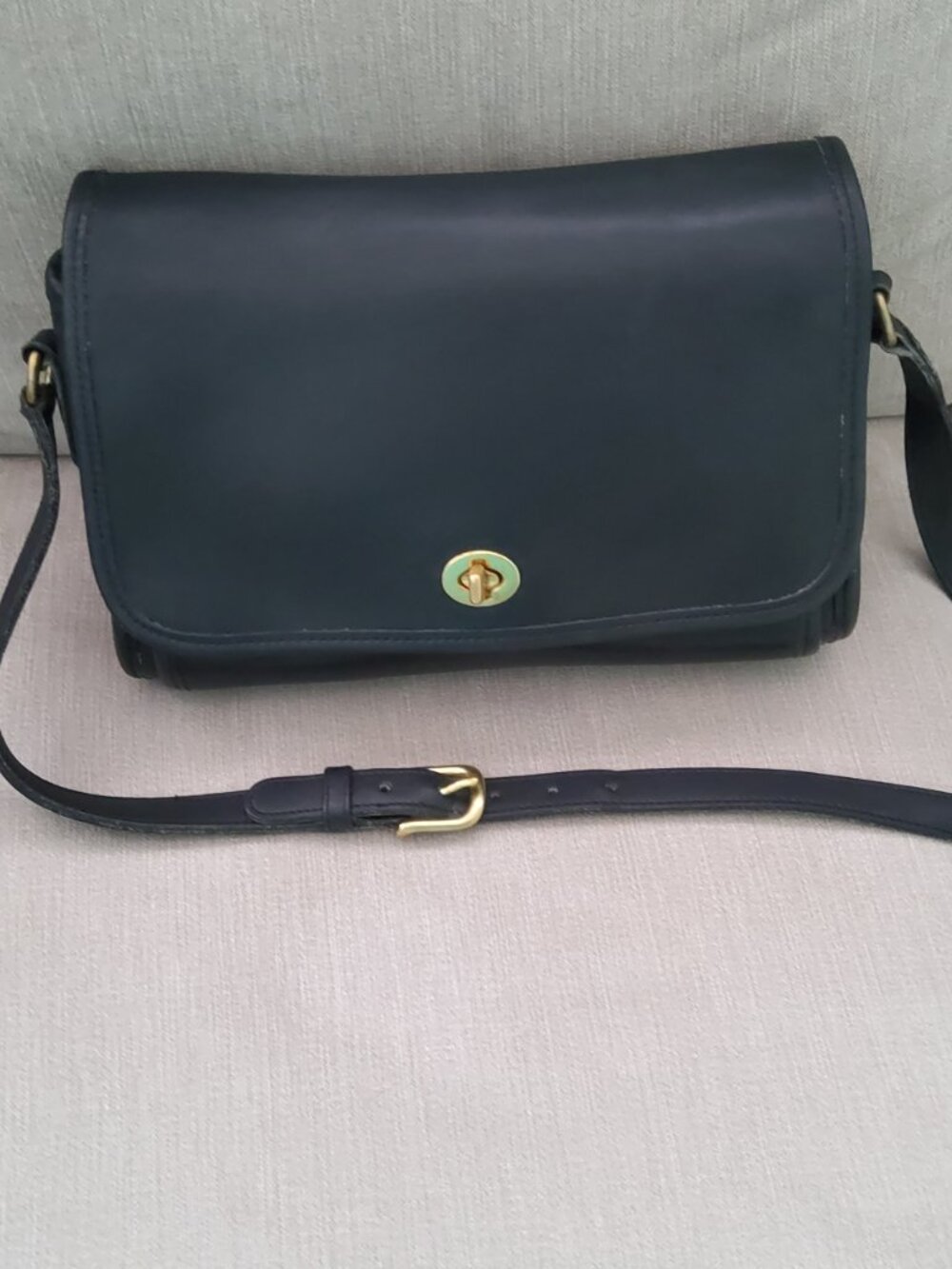 Vintage Coach Ridgefield Flap Crossbody in Black USA